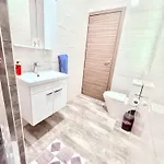 Apartment Modern In Centre Of *
