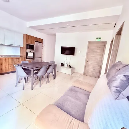 Modern In Centre Of * Gzira