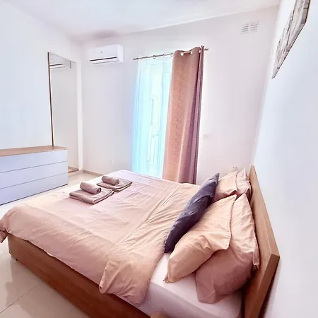 Apartament Modern In Centre Of