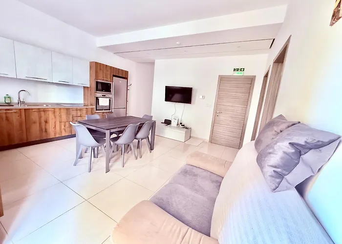 Modern In Centre Of * Gzira