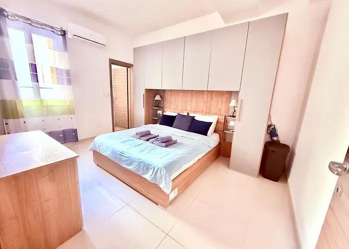 Appartamento Modern In Centre Of Gzira