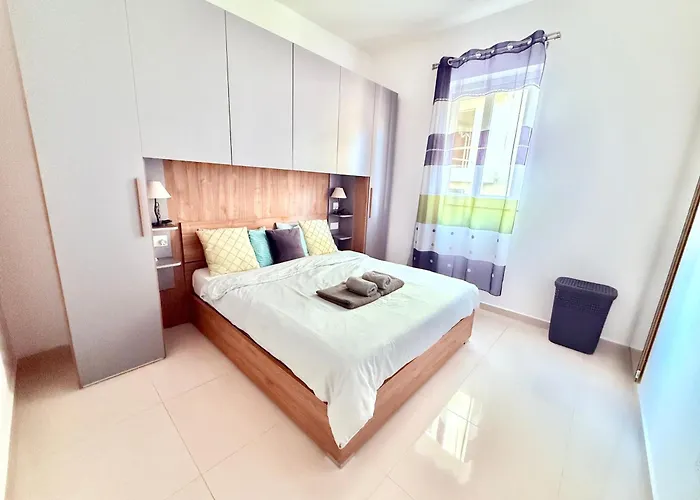 Modern In Centre Of Appartamento